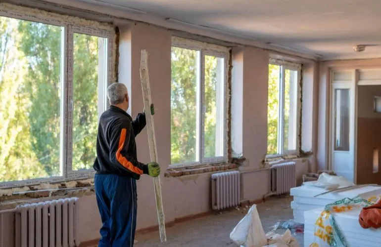 Благодійники завершили заміну вікон в дитсадку, який влітку постраждав від ворожого обстрілу Полтави