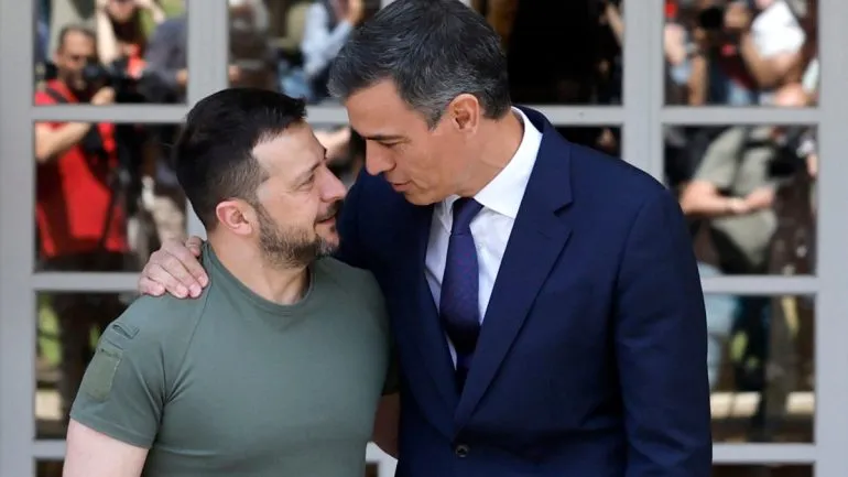 Зеленський запевнив Іспанію в підтримці після руйнівних повеней