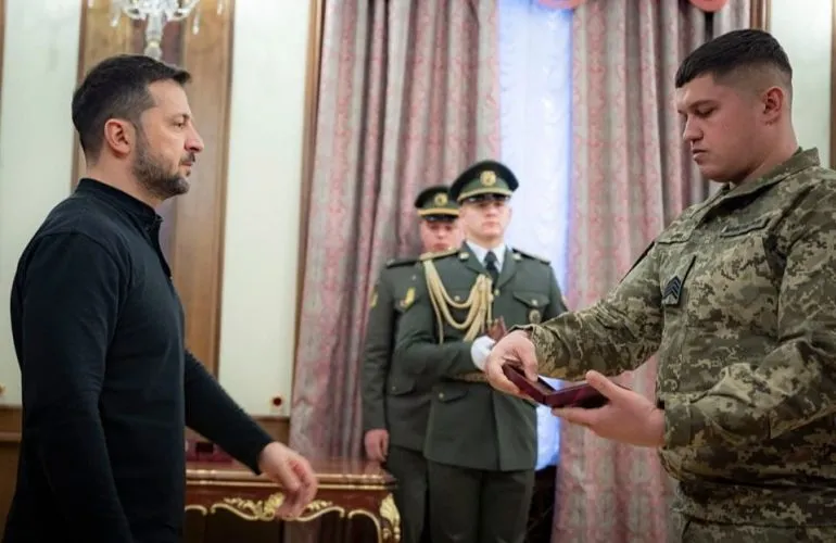 Володимир Зеленський нагородив 107-му артилерійську бригаду з Полтавщини