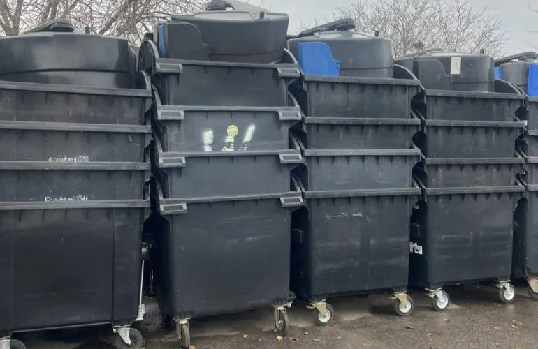 До Полтави доставили контейнери для сміття з-за кордону