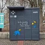 У парку «Перемога» перенесуть поштомати «Нової пошти» через вимоги архітектури