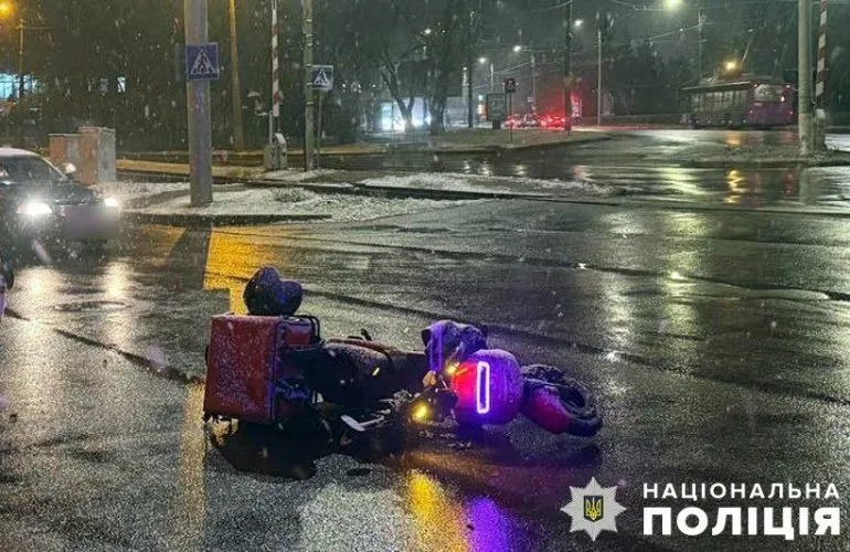 ДТП у Кременчуці: зіткнення Mazda з електромопедом