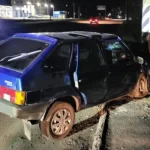 Нетверезий водій без прав в’їхав у стовп та виявився у розшуку