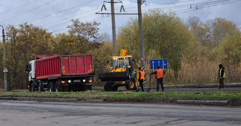 Полтава може спрямувати зекономлені взимку кошти на ремонт доріг