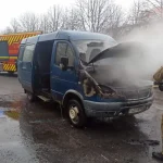 У Полтаві загорівся мікроавтобус ГАЗель поблизу житлового будинку