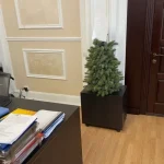 Пацієнти розформованої ЦРЛ протестують у кабінеті Ямщикової