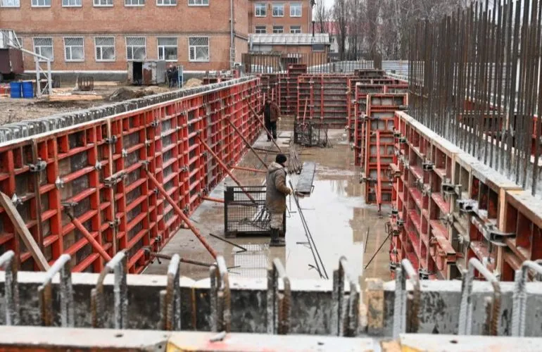 Реконструкція укриття в полтавській школі №11 затримується