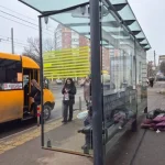 Батьки підлітка, що розбив скло на зупинці «Млинзавод», відшкодували збитки