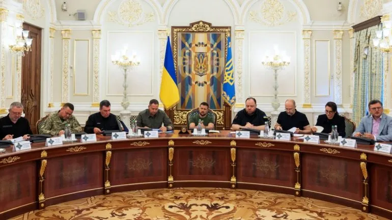 Зеленский сообщил о новых жестких санкциях от СНБО