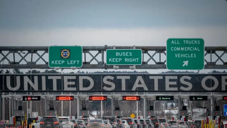 Трамп запроваджує нові мита на товари з Канади, Мексики та Китаю