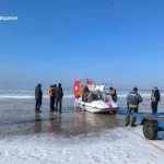 На Днепре перевернулся катер с пятью рыбаками: двоих спасали