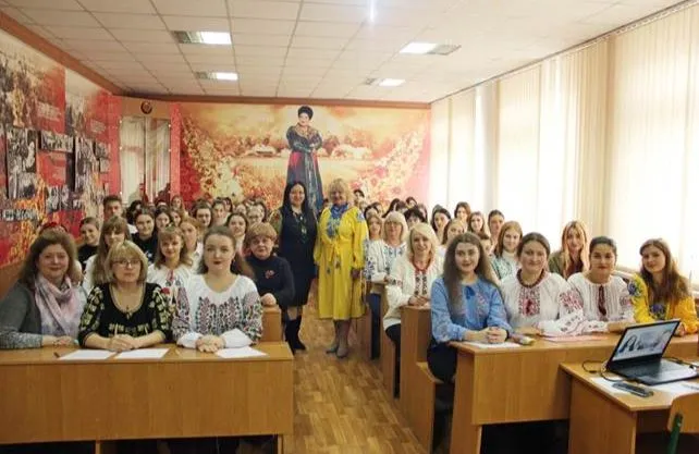 Полтавський університет готує кваліфікованих учителів української та іноземних мов