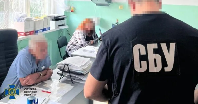 Оформлення фіктивних інвалідностей для родичок військовозобов’язаних: суд виніс вирок хірургу з Гребінки