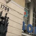 УІНП призывает убрать пропагандистские барельефы с вокзала «Полтава-Південна»