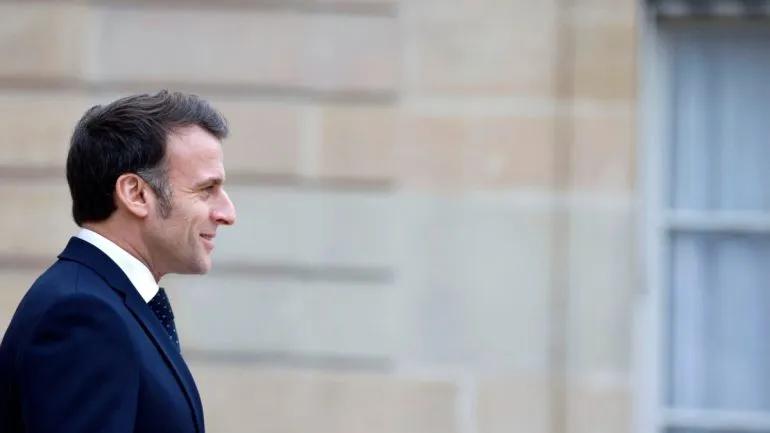 Макрон анонсував звернення до французів у часи великих викликів