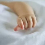 Полтавець избил свою 11-месячную дочь: начато уголовное производство