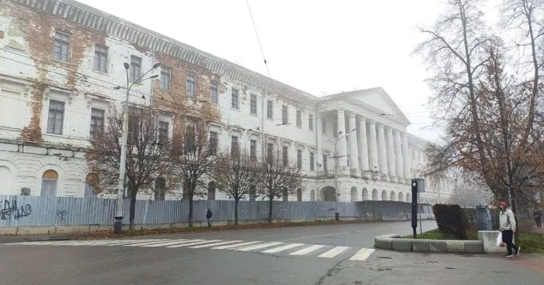 У Полтаві готується нарада щодо благоустрою ансамблю Круглої площі