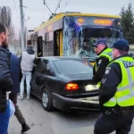 ДТП на вулиці Сінній: BMW зіткнувся з тролейбусом маршруту №16