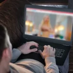 В Полтаве мужчину осудили за распространение порнографии