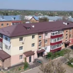 У Супрунівці завершено відновлення триповерхового будинку після обстрілу