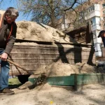 У Полтаві до 1 червня планують завезти пісок на 367 дитячих майданчиків