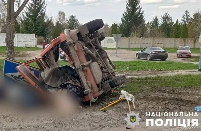 У Розсошенцях внаслідок ДТП загинув водій легковика, двоє пасажирів травмовано