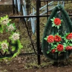 Полтава закликає приносити живі квіти на кладовища під час поминальних днів