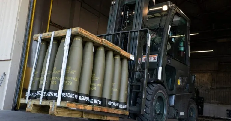 Європейські лідери розглядають закупівлю американської зброї для України