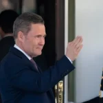 Отставка советника Трампа Майка Уолца и его заместителя Алекса Вонга