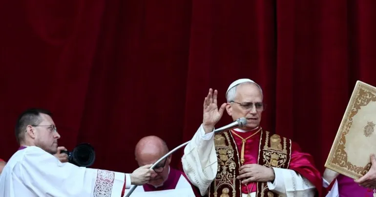 Президент України привітав нового папу Римського Лева XIV з обранням