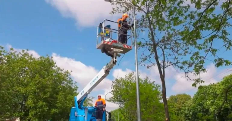 На вулиці Гожулівській облаштували LED-ліхтарі для покращення освітлення