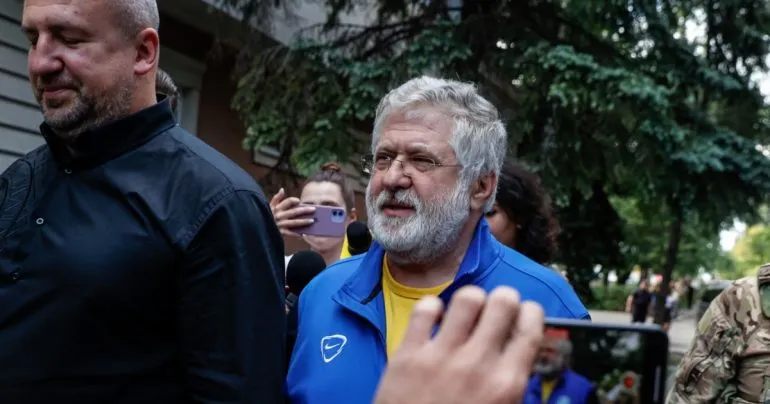 Суд відмовив у приєднанні Коломойського до позову Порошенка щодо санкцій РНБО