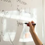 Виплати на дітей для українських сімей у Польщі: нові умови програми 800+ у 2025 році