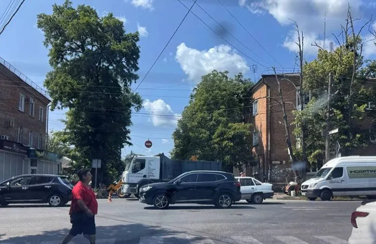 10 июня на улице Раисы Кириченко ограничено движение из-за ремонта газопровода