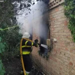 Пожежу в житловому будинку на Сумській у Карлівці повністю ліквідовано