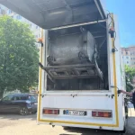 В Полтаве коммунальщики за 2,5 недели продезинфицировали более 350 мусорных контейнеров