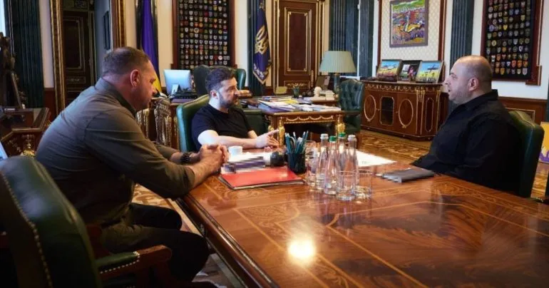 Зеленский поручил сформировать делегацию для переговоров с Россией, её возглавит Умеров