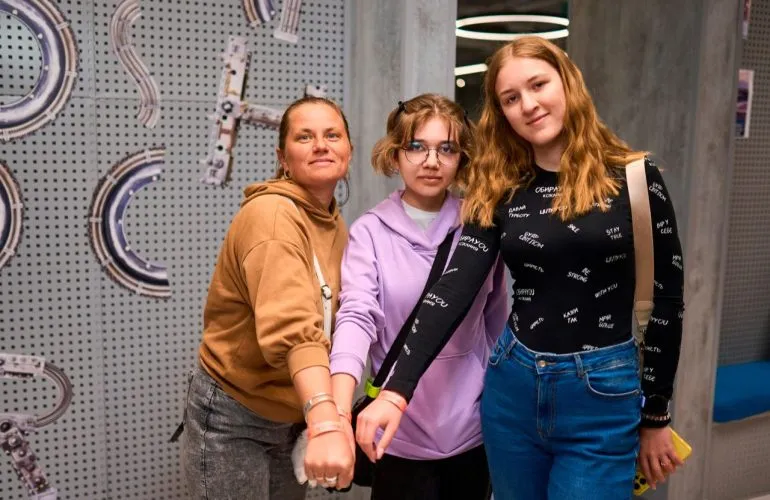 Студенти Полтавського педагогічного університету учасники фестивалю ROBOTICA+ROBOFIRST 2025: практичне занурення у STEM-середовище