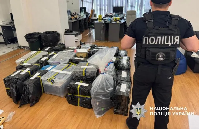 На Полтавщине раскрыли международную сеть мошеннических кол-центров