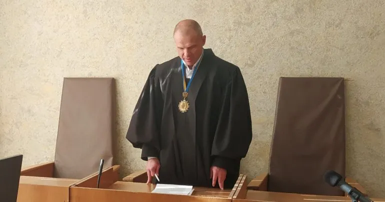 Вища рада правосуддя призупинила розгляд відставки судді Сініцина через дисциплінарні скарги