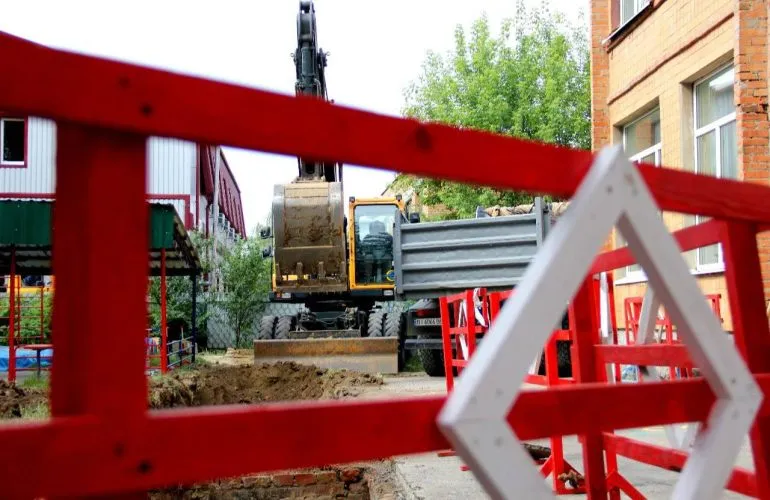 «Полтаватеплоенерго»: тривають роботи на мережах теплопостачання по вулиці Миколи Духова у Полтаві