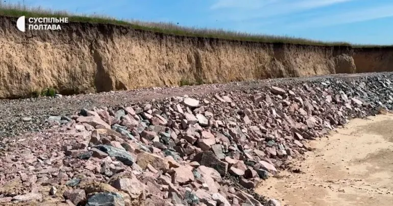 Колишній посадовець підозрюється у привласненні коштів на берегоукріпленні Кременчуцького водосховища