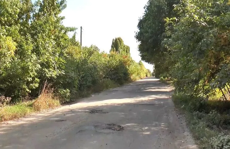 Полтавские старостаты определяют самые плохие дороги для ремонта при отсутствии финансирования