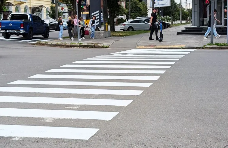 Пріоритетні вулиці Полтави для дорожньої розмітки та ціни на фарбу у 2025 році