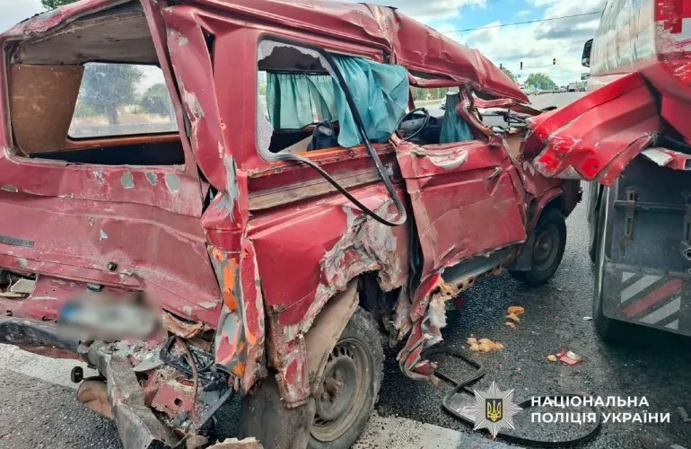 На в’їзді до Полтави сталася ДТП за участю трьох авто: двоє людей у лікарні