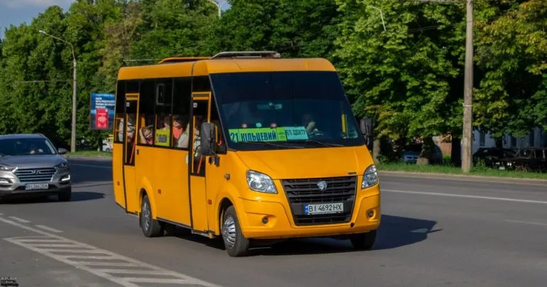 У Полтаві маршрути досі розподіляють без відкритих конкурсів: деталі непрозорої схеми