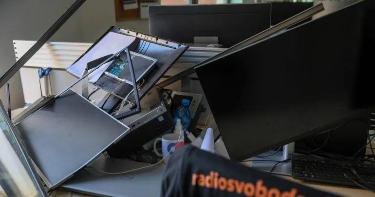 Комітет захисту журналістів засудив удар по офісу Радіо Свобода та ще двох ЗМІ в Україні