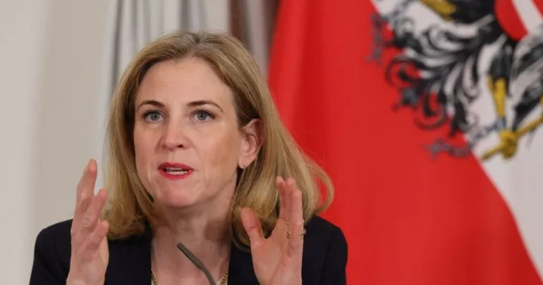 Міністерка закордонних справ Австрії втретє відвідала Україну з візитом