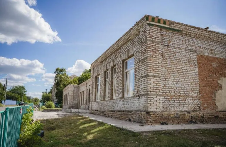 У Козельщині створюють сучасне реабілітаційне відділення в історичній будівлі