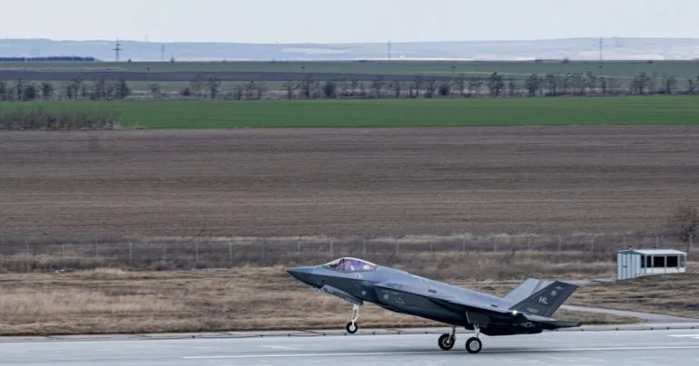 Європейські лідери наполягають на розміщенні винищувачів США в Румунії для гарантій безпеки України